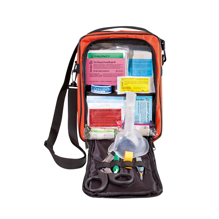 erste-hilfe-tasche-scout-kita-grosser-wandertag-anwendung