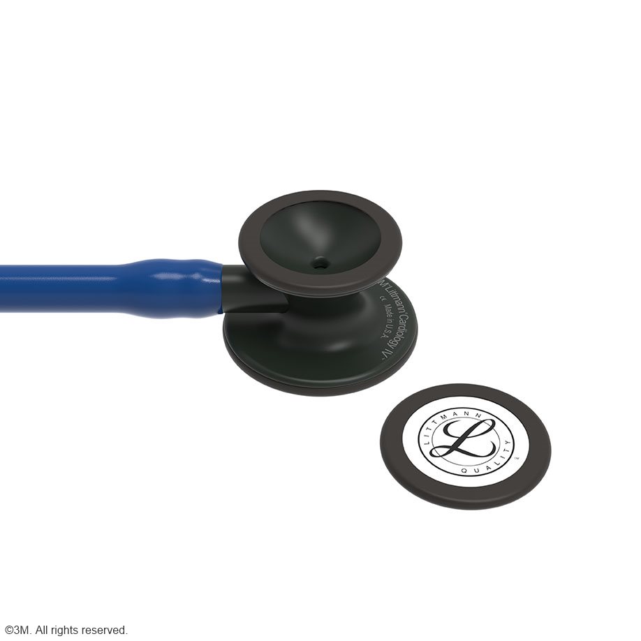 littmann-cardiology-iv-diagnostic-stethoskop-marineblau-bruststueck-bl-anwendung